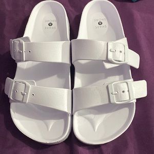 cute sandals!